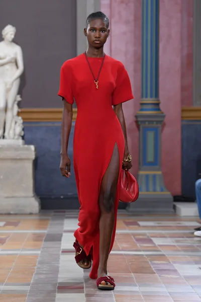 Look 60